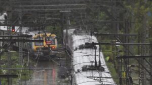 ठाणे-डोंबिवली में 10 घंटे तक नहीं चलेंगी लोकल ट्रेनें, सेंट्रल रेलवे ने दी जानकारी​on April 18, 2026 at 7:57 am