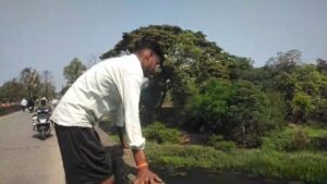 रील बनाने के चक्कर में नदी में कूद गया युवक, कई घंटे बाद बरामद हुआ शव, सामने आया हैरान करने वाला Video​on April 2, 2026 at 4:27 pm