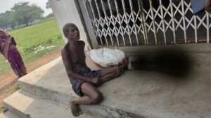 बैंक ने मांगा डेथ सर्टिफिकेट तो कब्र से बहन का कंकाल निकाल लाया शख्स, ये घटना हैरान कर देगी​on April 27, 2026 at 5:32 pm