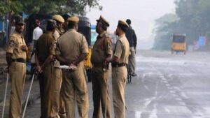 कर्नाटक में नाटक देखने के दौरान मेहराब गिरने से 2 बच्चों की मौत, 5 लोग गंभीर रूप से घायल​on April 19, 2026 at 3:14 am