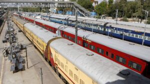 गर्मियों की छुट्टियों में मिलेगा कंफर्म टिकट! रेलवे ने भारी संख्या में चलाई समर स्पेशल ट्रेनें​on April 24, 2026 at 5:46 am