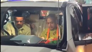 केरलम में कांग्रेस सांसद शशि थरूर के काफिले पर हमला, उपद्रवियों ने गनमैन को भी पीटा​on April 4, 2026 at 1:49 am