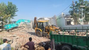 ऊधम सिंह नगर में अवैध धार्मिक संरचनाओं पर चला बुलडोजर, प्रशासन की बड़ी कार्रवाई​on April 18, 2026 at 6:10 am