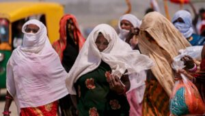 झारखंड समेत 9 राज्यों में तेज हवाओं के साथ बारिश की चेतावनी, यूपी-MP में चलेगी लू; छत्तीसगढ़ में 45°C तक पहुंचा पारा​on April 20, 2026 at 1:38 am