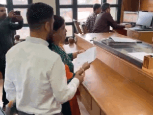 हिमाचल में निकाय चुनाव, नॉमिनेशन का आज आखिरी दिन:अब तक 535 दावेदारों ने भरे, कांगड़ा में सबसे ज्यादा 120 नामांकन; 4 मई को छंटनी