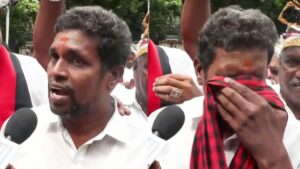 रुझानों में DMK के तीसरे नंबर पर जाने के बाद कैमरे पर रोने लगा पार्टी कार्यकर्ता, वायरल हुआ VIDEO​on May 4, 2026 at 6:11 am