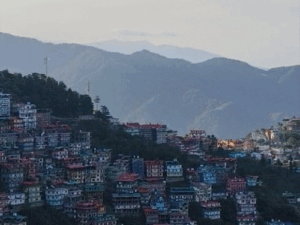हिमाचल के 4 जिलों में आंधी-तूफान का अलर्ट:कल-परसो वेस्टर्न डिस्टरबेंस कमजोर पड़ेगा, मई में नॉर्मल से 35% ज्यादा बरसे बादल