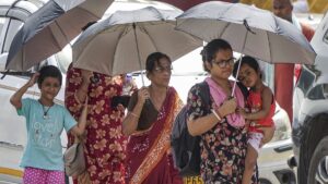 बाहर निकलने से बचें! आसमान से बरस रही आग, 47 के पार पहुंचा तापमान, इन जिलों के लिए जारी हुआ Heatwave का अलर्ट​on May 25, 2026 at 5:19 pm