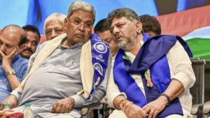 कर्नाटक में CM बदलेंगे या मंत्रिमंडल? दिल्ली में सिद्धारमैया और डीके शिवकुमार; कांग्रेस हाईकमान का फैसला आज​on May 26, 2026 at 4:30 am