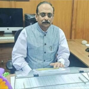 हिमाचल सचिवालय सेवा के 9 अधिकारियों की ट्रांसफर-पोस्टिंग:विजय कुमार को डिप्टी सेक्रेटरी होम लगाया, इन 4 ऑफिसर को प्रमोशन के बाद तैनाती