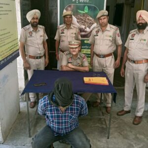 पठानकोट में हेरोइन सहित हिमाचल का युवक गिरफ्तार:पुलिस बोली- नशा तस्करों के बारे में दें तुरंत सूचना