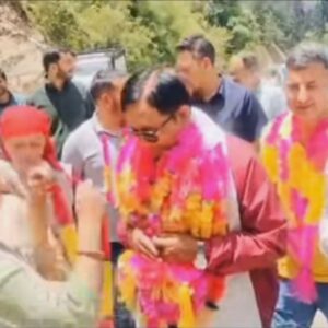 150 बीघा में सेब और स्टोन फ्रूट्स परियोजनाओं का निरीक्षण:शिमला में मंत्री नेगी ने सुनीं ग्रामीणों की समस्याएं, मौके पर दिए निर्देश