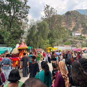 देव विदाई के साथ नोगली मेला संपन्न:पारंपरिक रीति रिवाजों के साथ आधुनिकता के रंग, रामपुर में दिनभर ढोल-नगाड़ों की थाप पर झूमे लोग