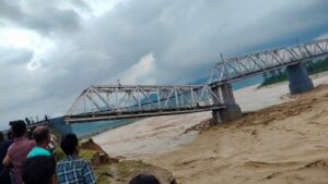 असम में भारी बारिश से तबाही, कई इलाकों में बाढ़ जैसे हालात, अमित शाह ने सीएम हिमंता से बात की, मदद का भरोसा दिया​on June 29, 2026 at 5:27 am