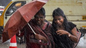 आज का मौसमः आंधी-तूफान के साथ 10 से ज्यादा राज्यों में भारी बारिश का अलर्ट, राजस्थान में चलेंगी 70 किमी/घंटा की रफ्तार से हवाएं​on June 6, 2026 at 2:11 am