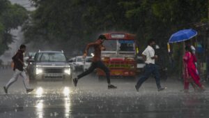 4 राज्यों में भारी बारिश का रेड अलर्ट, छत्तीसगढ़ में दस्तक दे सकता है मानसून, 5 राज्यों में हीटवेव का अलर्ट जारी​on June 22, 2026 at 1:34 am
