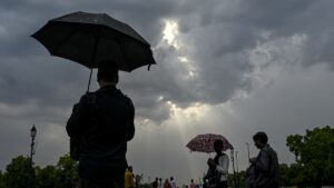 मानसून की रफ्तार में ब्रेक पर आज से शुरू हो रहा नया पश्चिमी विक्षोभ, 3 राज्यों में भारी बारिश का अलर्ट​on June 18, 2026 at 2:20 am