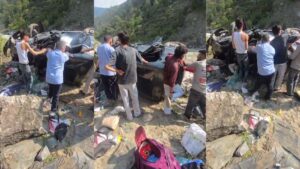 कुल्लू जा रही पर्यटकों से भरी कार गहरी खाई में गिरी, 2 की मौत, 3 घायल; गाड़ी के उड़े परखच्चे​on June 12, 2026 at 3:20 pm