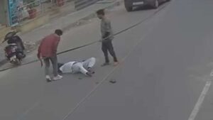 बेंगलुरु में हिस्ट्रीशीटर की बीच सड़क पर फिल्मी स्टाइल में हत्या, देर तक किया पीछा; फिर सड़क पर ही काट डाला​on June 29, 2026 at 11:33 am