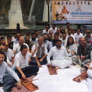 शिमला में कांग्रेस का लोकतंत्र बचाओ सत्याग्रह:संवैधानिक संस्थाओं की निष्पक्षता पर उठाए सवाल; रिज पर लोकतंत्र की रक्षा का लिया संकल्प