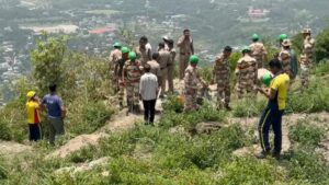 उत्तराखंड के मसूरी में दर्दनाक हादसा: 500 मीटर गहरी खाई में गिरी कार, 4 लोगों की मौत​on June 10, 2026 at 11:11 am
