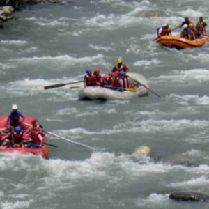 कुल्लू में राफ्टिंग-पैराग्लाइडिंग गतिविधियां बंद:15 जुलाई से 15 सितंबर तक प्रतिबंध, नदियों के बढ़ते जल स्तर, खराब मौसम के चलते फैसला