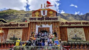 राम मंदिर के बाद बद्रीनाथ धाम में भी चढ़ावा चोरी के आरोप, BKTC चेयरमैन ने जांच समिति बनाई, सख्त कार्रवाई का भरोसा दिया​on July 3, 2026 at 2:34 pm