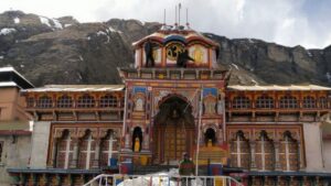 बद्रीनाथ धाम के वित्तीय अनियमितता मामले की FIR में बड़ा खुलासा! जानें कैसे सामने आई गड़बड़ी और प्रमोद नौटियाल पर क्यों लगा आरोप?​on July 8, 2026 at 7:01 am