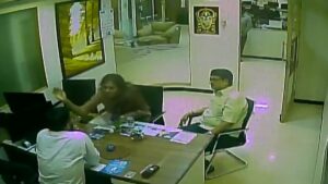 बैंक मैनेजर को थप्पड़ मारने के आरोप में एम. करुणानिधि की पोती पर केस दर्ज, घटना CCTV में कैद​on July 26, 2026 at 8:55 am
