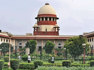 सुप्रीम कोर्ट ने हिमाचल हाईकोर्ट के फैसले पर लगाई रोक:सरकारी भूमि से अतिक्रमण हटाने पर सुनवाई; 1.67 लाख कब्जों पर यथास्थिति के आदेश