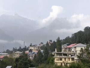 हिमाचल के कांगड़ा में भारी बारिश:रामपुर में पुल बहा, 3 पंचायतों का संपर्क टूटा, कल से 72 घंटे तक हेवी रेन का अलर्ट
