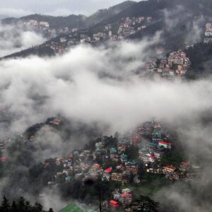 हिमाचल में आज भी भारी बारिश का अलर्ट:9 जिलों में भूस्खलन और फ्लैश फ्लड का खतरा, नदी-नालों से दूर रहने की अपील