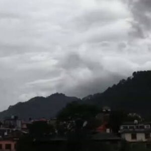 हिमाचल में आज भारी बारिश का अलर्ट:भूस्खलन-बाढ़ का खतरा, मौसम विभाग ने जारी की एडवाइजरी; संभावित क्षेत्रों से दूर रहने की अपील