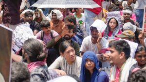 LIVE: दिल्ली के 17 मेट्रो स्टेशन बंद, छात्रों के प्रदर्शन के बीच CJP नेताओं से आज सरकार के प्रतिनिधि करेंगे बातचीत​on July 24, 2026 at 1:53 am