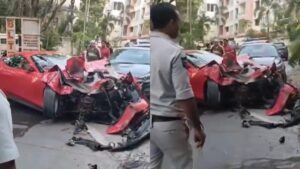 हैदराबाद फिल्म नगर में तेज रफ्तार फेरारी का कहर, हिल व्यू अपार्टमेंट के गेट से टकराई, उखड़ गई दीवार​on July 12, 2026 at 11:56 am