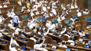Parliament Monsoon Session Day 9 Live: छात्रों पर लाठीचार्ज और राम मंदिर चंदा चोरी के मुद्दे पर विपक्ष का प्रदर्शन​on July 30, 2026 at 4:29 am