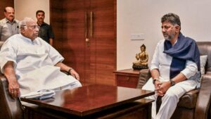कर्नाटक में सोमवार को हो सकता कैबिनेट का विस्तार, कौन-कौन विधायक बनेंगे मंत्री? देखें संभावितों की पूरी लिस्ट​on July 31, 2026 at 1:08 pm