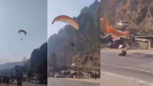 कुल्लू में पैराग्लाइडिंग के दौरान बड़ा हादसा, संतुलन खोने से बीच हाईवे पर गिरा शख्स; VIDEO आया सामने​on July 6, 2026 at 8:17 am