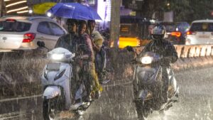 कई राज्यों में बारिश से हाहाकार, दिल्ली-NCR और UP को लेकर क्या हैं आसार? जानें कैसा रहेगा आज का मौसम​on July 11, 2026 at 3:26 am