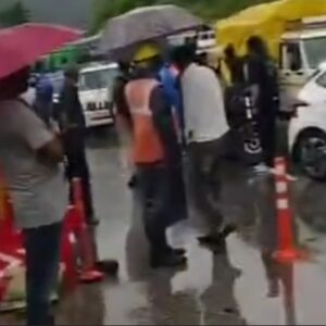 मंडी में भारी बारिश से बिगड़े हालात:2 नेशनल हाईवे पर ट्रैफिक बाधित; झलोगी में पत्थर, तालगहर में मलबा गिरने से मार्ग बंद