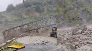 उफनती नदी ने छीना रास्ता, तेज बहाव में बहा ब्रिज; नीती घाटी का संपर्क टूटा, VIDEO में देखें कुदरत का रौद्र रूप​on August 10, 2026 at 2:57 pm