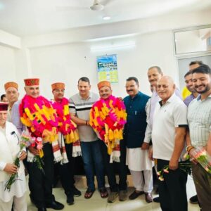 मुकेश चंदेल दी सीडी सहकारी सभा के अध्यक्ष चुने गए:सुंदरनगर और कोटली से उपाध्यक्ष, कद्दावर नेताओं की अगुआई में हुआ स्वागत