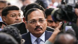 ‘यह मेरे और छात्रों के बीच की बात’, CJI सूर्यकांत ने बार काउंसिल से कहा- पीछे हट जाएं, दखल देने वाले आप कौन होते हैं?​on August 14, 2026 at 6:01 am