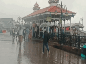 हिमाचल के 10 जिलों में आज भारी बारिश की चेतावनी:नदी-नालों से दूर रहने की एडवाइजरी, 23 अगस्त से कमजोर पड़ेगा मानसून