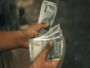 हिमाचल में पेंशनरों और ग्रुप-D कर्मचारियों को एरियर का भुगतान:अगस्त में मिलेंगे 20 हजार, क्लास-III पेंशनरों को 35%, क्लास-I और II को 15% एरियर