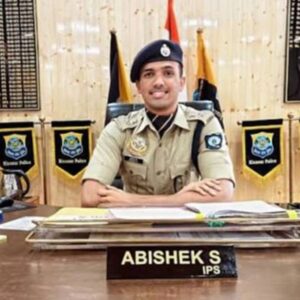 हिमाचल सरकार ने DC-SP कुल्लू बदले:सुरजीत को डीसी का एडिश्नल चार्ज; अभिषेक को पुलिस अधीक्षक लगाया; हाईकोर्ट के आदेश पर हटाए गए