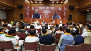 BJP अध्यक्ष नितिन नवीन की नई टीम से मिले PM मोदी, जानें क्या मूल मंत्र दिया​on August 22, 2026 at 5:22 pm