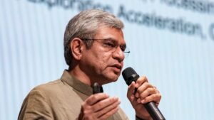 रेलवे के पांच बड़े अफसरों की नौकरी से छुट्टी, लापरवाही बरतने पर जबरन VRS दिया गया​on August 1, 2026 at 3:36 pm
