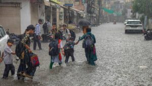 यूपी-उत्तराखंड समेत कई राज्यों में भारी बारिश का ऑरेंज अलर्ट, बिहार-झारखंड में आंधी-तूफान का भी अनुमान​on August 16, 2026 at 1:27 am
