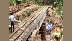 कालका-शिमला रेलवे रूट पर पटरी के नीचे लैंडस्लाइड, 10 ट्रेनें कैंसिल; 400 से अधिक यात्रियों को किया गया रेस्क्यू​on August 30, 2026 at 3:22 pm